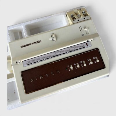 Singer Memo box